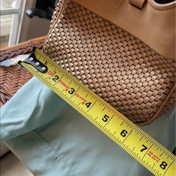 Ellen Tracy Gold woven Leather handbag - Picture 10 of 10